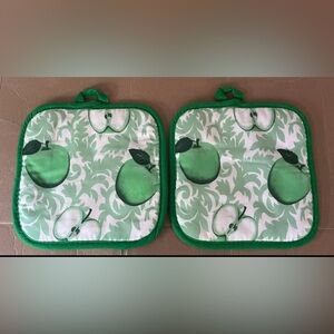 NWOT Smart Home Green Apple Pot Holders